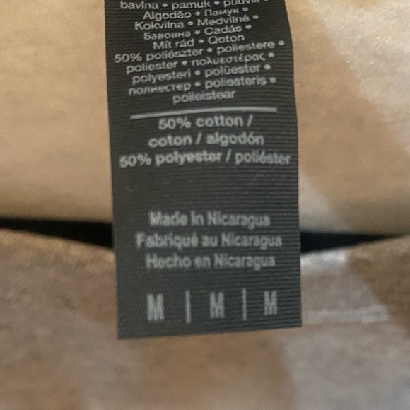 NEW Gildan Gray Crewneck Sweater with Festive Highland Cow Design - Picture 3 of 6